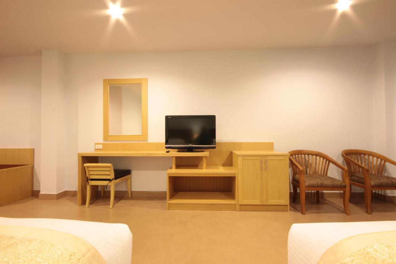Paragon Suites Resort Джомтьен Экстерьер фото