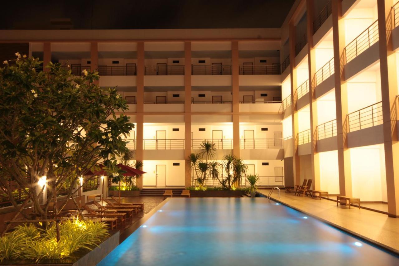 Paragon Suites Resort Джомтьен Экстерьер фото